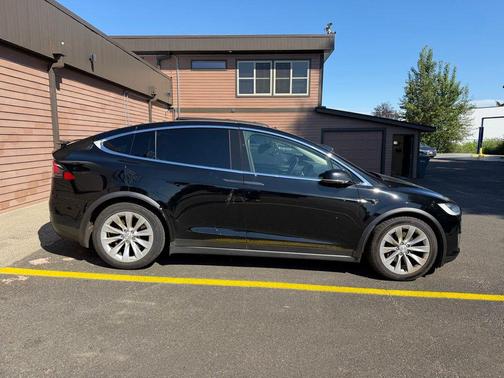 Black 2016 Tesla Model X 75D