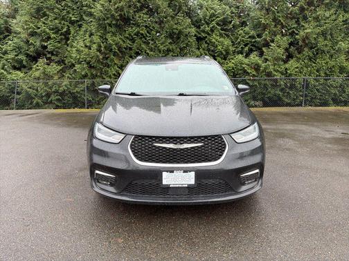 2022 Chrysler Pacifica Touring