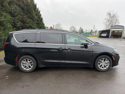 2022 Chrysler Pacifica Touring