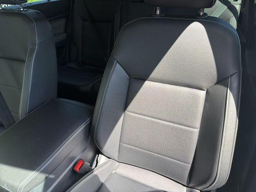 Pure White 2023 Volkswagen Atlas 3.6L SE w/Technology