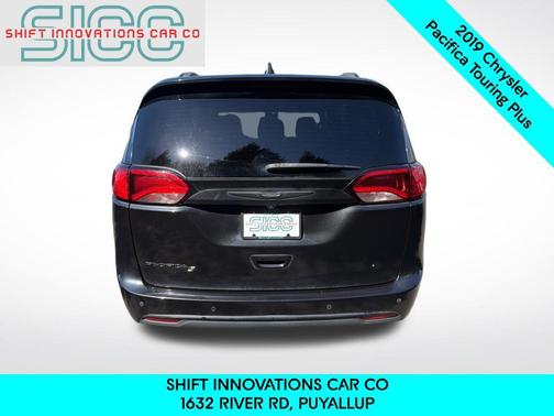 Brilliant Black Crystal Pearlcoat 2019 Chrysler Pacifica Touring Plus