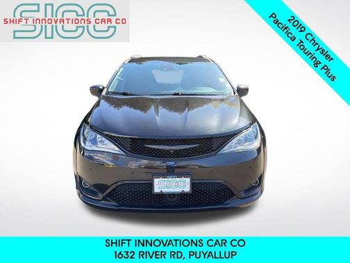 Brilliant Black Crystal Pearlcoat 2019 Chrysler Pacifica Touring Plus