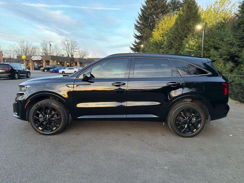 Ebony Black 2022 Kia Sorento EX