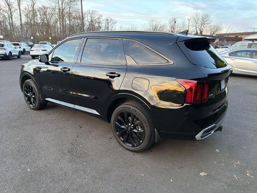 Ebony Black 2022 Kia Sorento EX