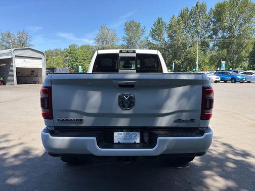Bright White Clearcoat 2019 RAM 2500 Laramie Crew Cab 4x4 6'4' Box