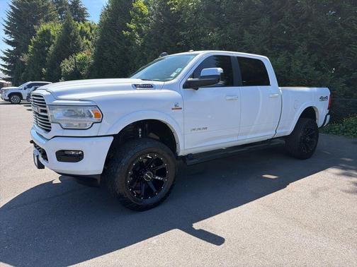 Bright White Clearcoat 2019 RAM 2500 Laramie Crew Cab 4x4 6'4' Box
