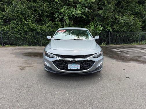 Sterling Gray Metallic 2024 Chevrolet Malibu FWD RS