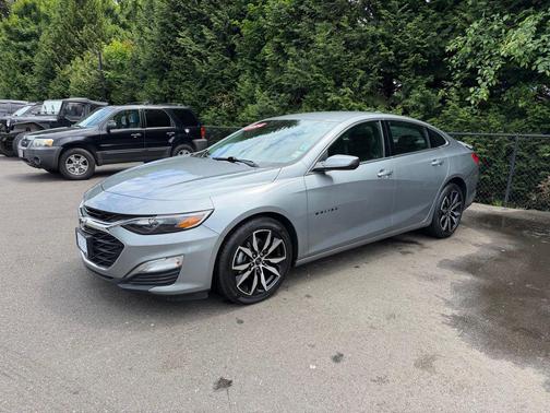 Sterling Gray Metallic 2024 Chevrolet Malibu FWD RS