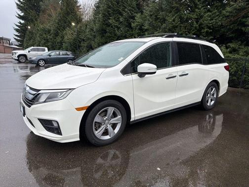 White Diamond Pearl 2018 Honda Odyssey EX-L