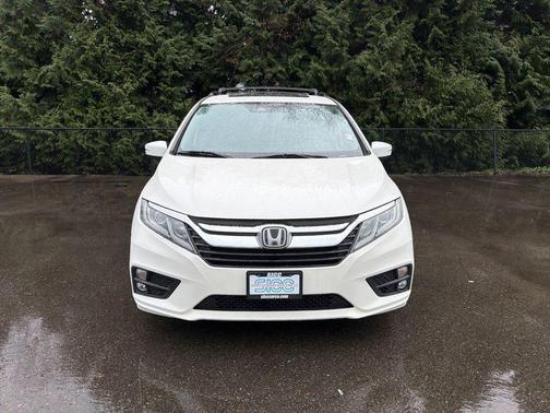 White Diamond Pearl 2018 Honda Odyssey EX-L