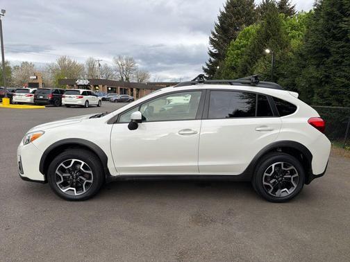 Crystal White Pearl 2016 Subaru Crosstrek 2.0i Premium