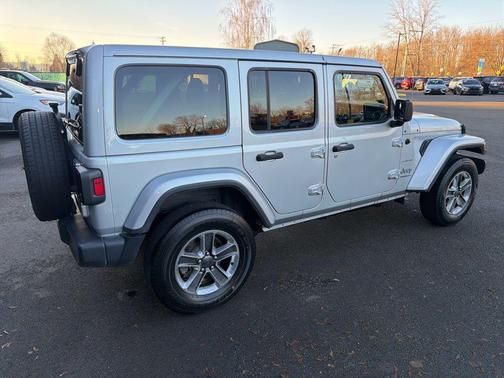 2023 Jeep Wrangler 4-Door Sahara