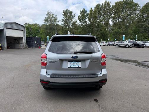 Ice Silver Metallic 2015 Subaru Forester 2.5i Touring