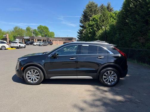 Stellar Black Metallic 2019 Cadillac XT4 Premium Luxury