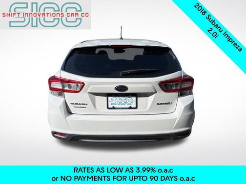 Crystal White Pearl 2018 Subaru Impreza 2.0i