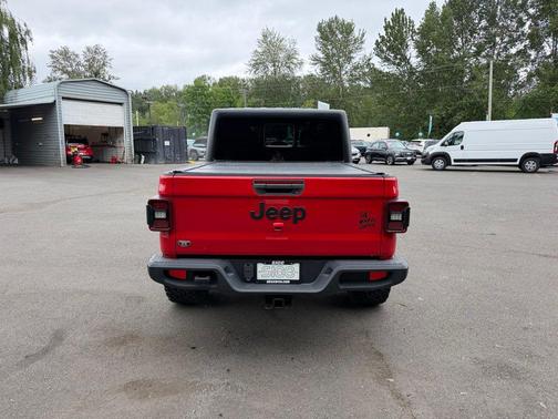 Firecracker Red Clearcoat 2021 Jeep Gladiator Willys 4x4