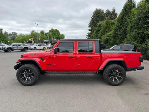Firecracker Red Clearcoat 2021 Jeep Gladiator Willys 4x4