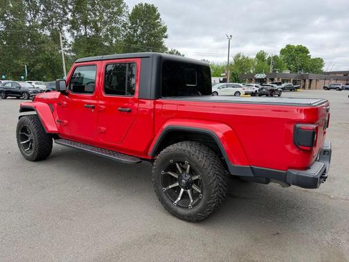 Firecracker Red Clearcoat 2021 Jeep Gladiator Willys 4x4