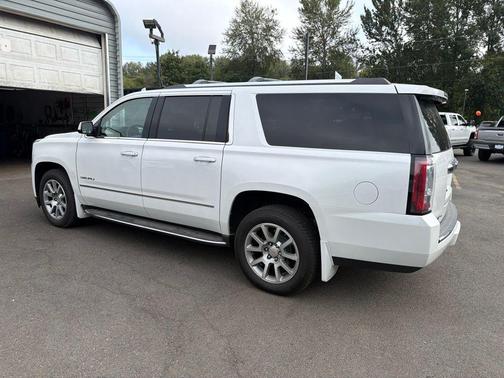 White 2017 GMC Yukon XL Denali