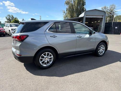 Sterling Gray Metallic 2024 Chevrolet Equinox 1LT