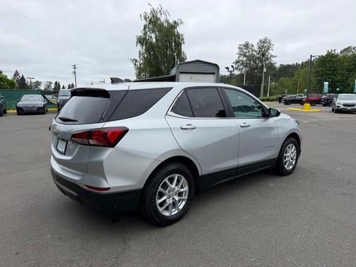 Silver Ice Metallic 2022 Chevrolet Equinox 1LT