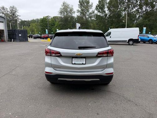Silver Ice Metallic 2022 Chevrolet Equinox 1LT