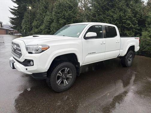 Super White 2017 Toyota Tacoma TRD Sport