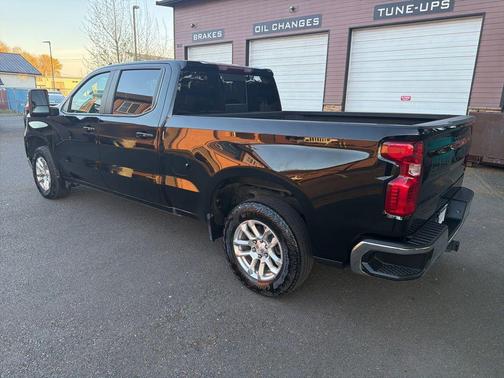 Black 2022 Chevrolet Silverado 1500 LT