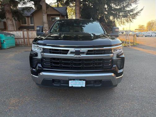 Black 2022 Chevrolet Silverado 1500 LT