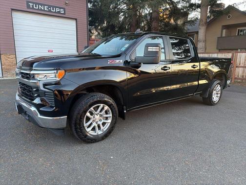 Black 2022 Chevrolet Silverado 1500 LT