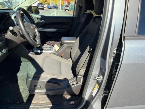Satin Steel Metallic 2022 Chevrolet Colorado LT