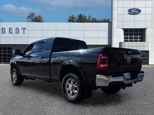 Diamond Black Crystal Pearlcoat 2019 RAM 3500 Laramie Mega Cab 4x4 6'4' Box