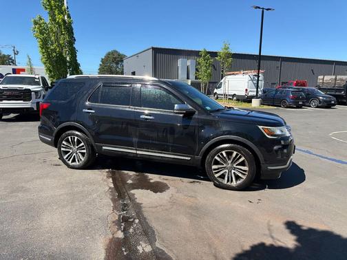 Agate Black Metallic 2019 Ford Explorer Platinum