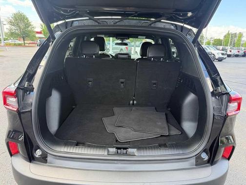 Agate Black Metallic 2025 Ford Escape ST-Line Select
