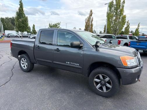 Smoke 2011 Nissan Titan SV
