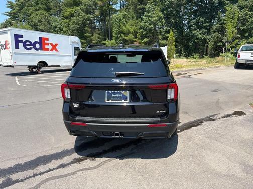 Agate Black Metallic 2025 Ford Explorer ST-Line