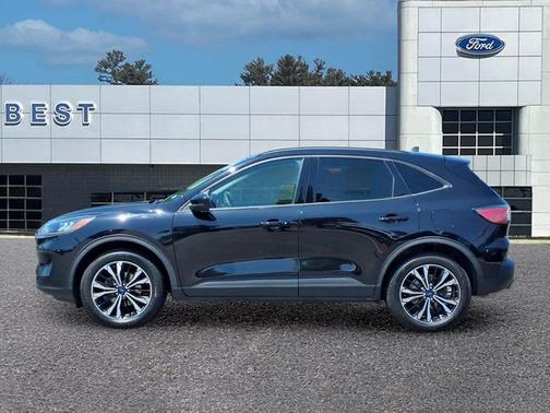 Agate Black Metallic 2022 Ford Escape SEL