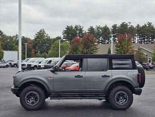 Carbonized Gray Metallic 2021 Ford Bronco Badlands