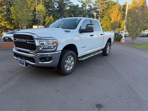 Bright White Clearcoat 2024 RAM 2500 Big Horn Crew Cab 4x4 6'4' Box