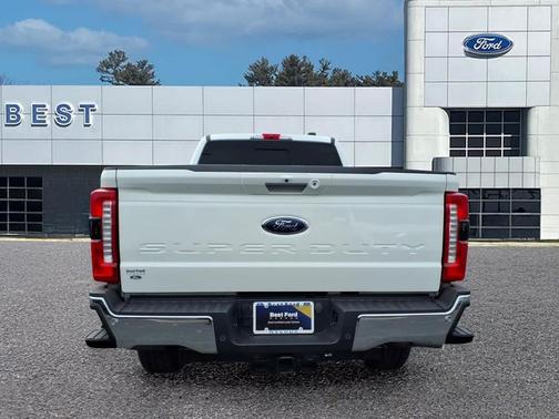 Star White Metallic Tri-Coat 2024 Ford F-350 Lariat