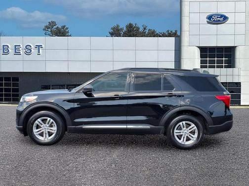Agate Black Metallic 2022 Ford Explorer XLT
