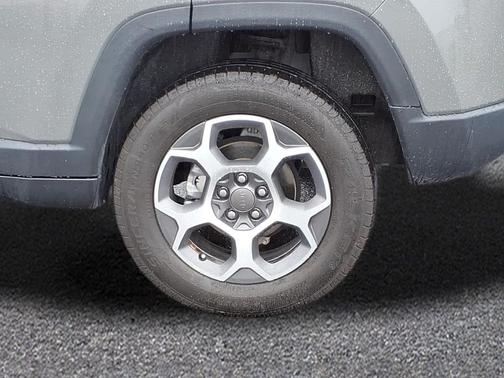 Sting-Gray Clearcoat 2022 Jeep Compass Trailhawk
