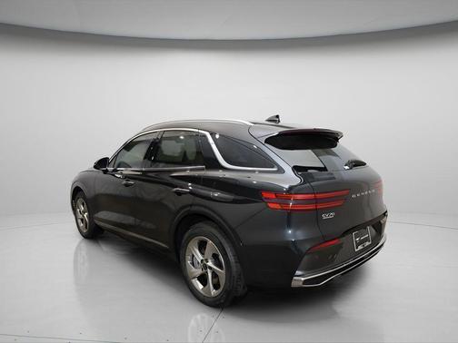 Vik Black 2026 Genesis GV70 2.5T