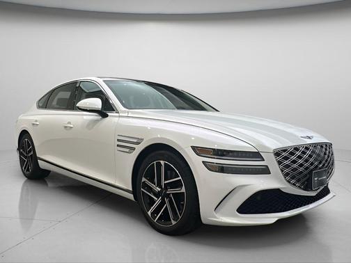 Alta White 2026 Genesis G80 2.5T