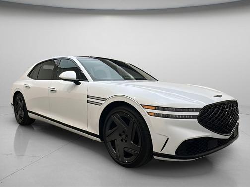 Uyuni White 2026 Genesis G90 3.5T e-SC Prestige Black