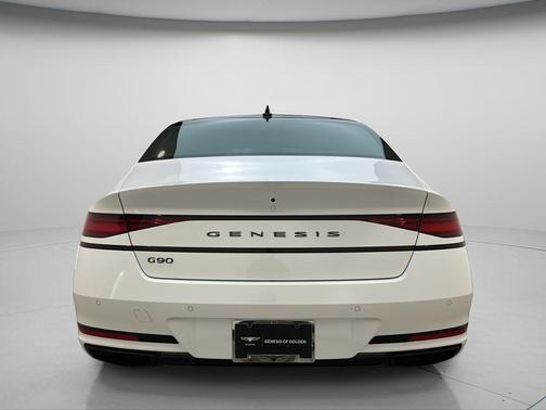 Uyuni White 2026 Genesis G90 3.5T e-SC Prestige Black