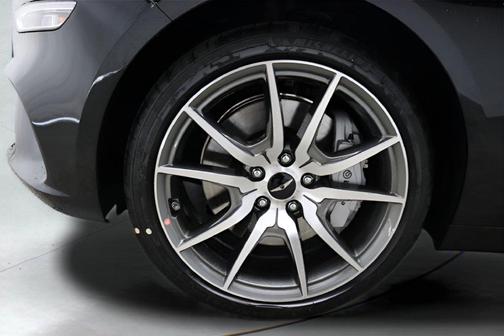 Vik Black 2026 Genesis G70 2.5T Prestige