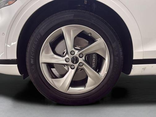 Uyuni White 2026 Genesis GV70 3.5T Sport Prestige