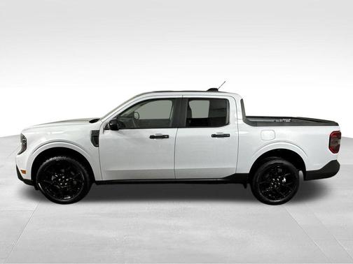 Space White Metallic 2025 Ford Maverick XLT