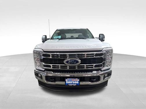 Oxford White 2026 Ford F-350 XLT